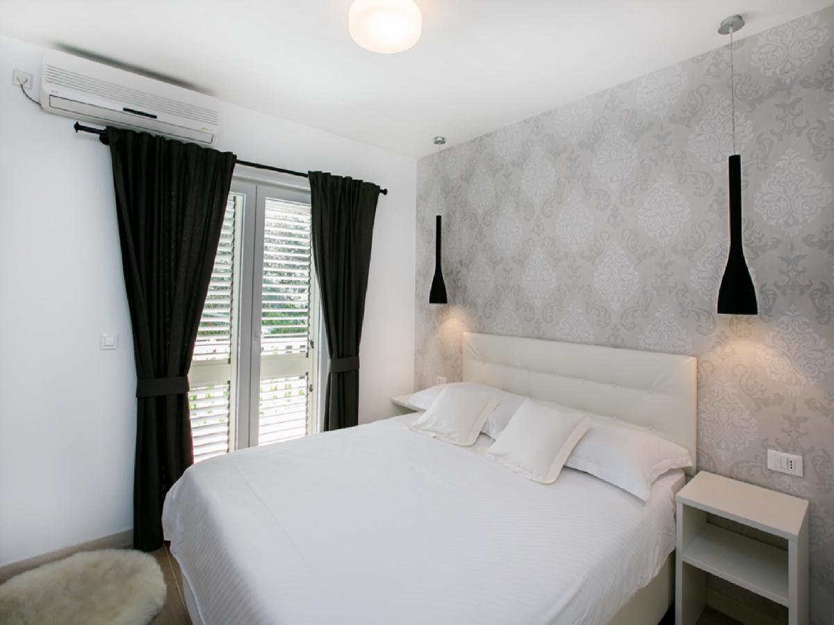 Apartments Carol Royal ツァヴタット エクステリア 写真