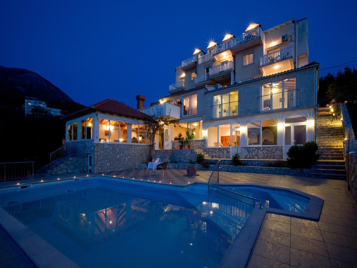Apartments Carol Royal ツァヴタット エクステリア 写真