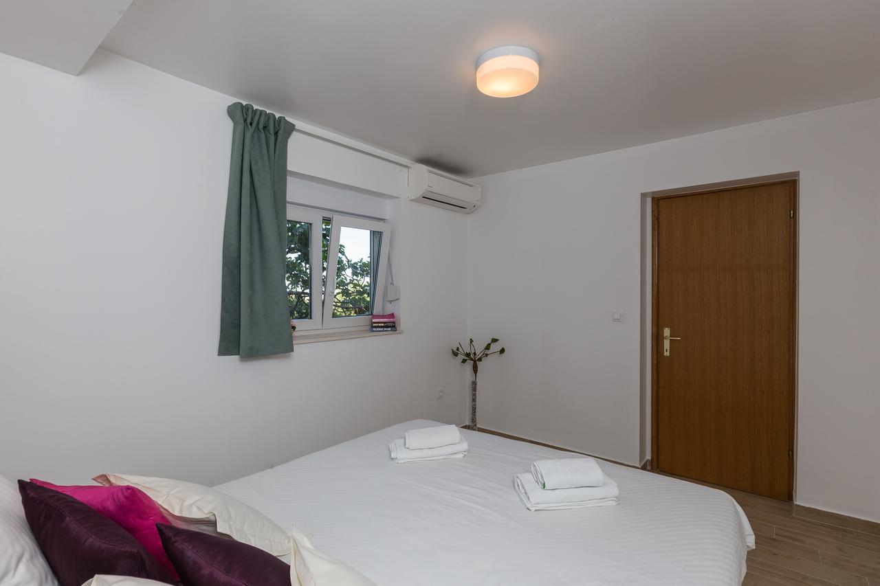 Apartments Carol Royal ツァヴタット エクステリア 写真