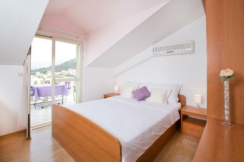Apartments Carol Royal ツァヴタット エクステリア 写真