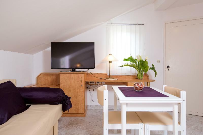 Apartments Carol Royal ツァヴタット エクステリア 写真